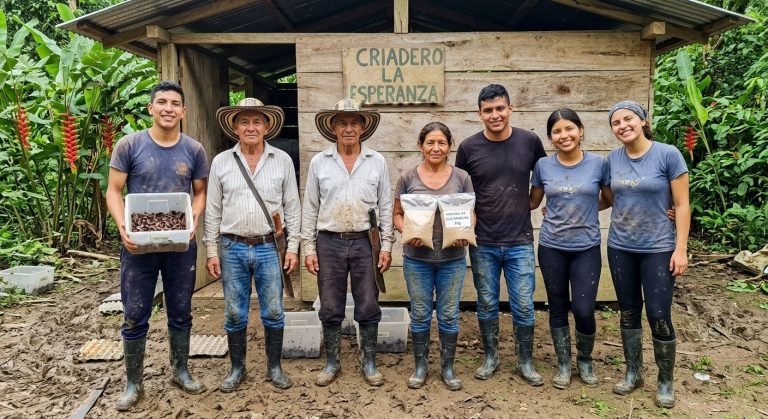 The full Criadero La Esperanza team standing in front of the farm sign